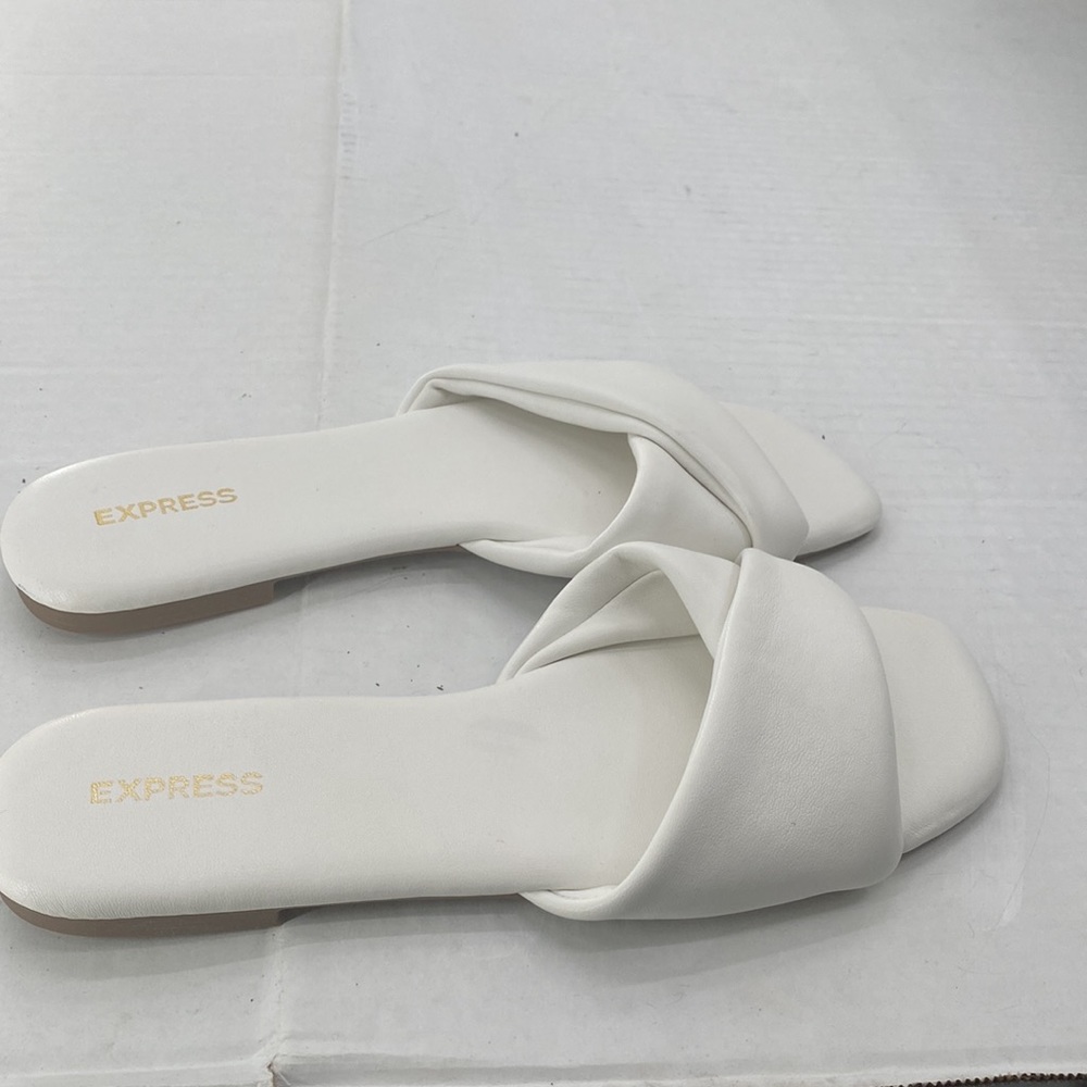 Express flat slide on women’s size 9 white